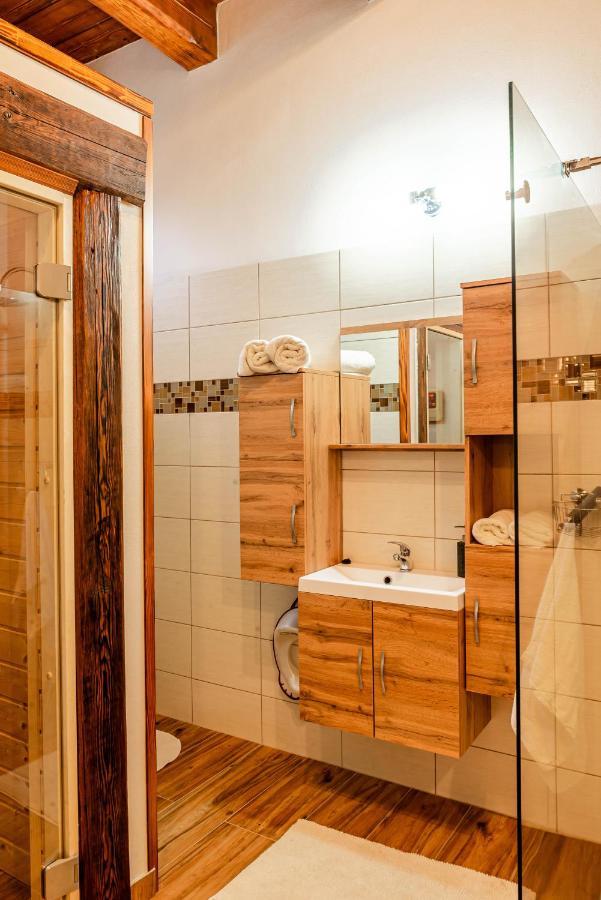 Na Okraji Mesta S Vlastnim Parkovanim Apartment Ceska Lipa